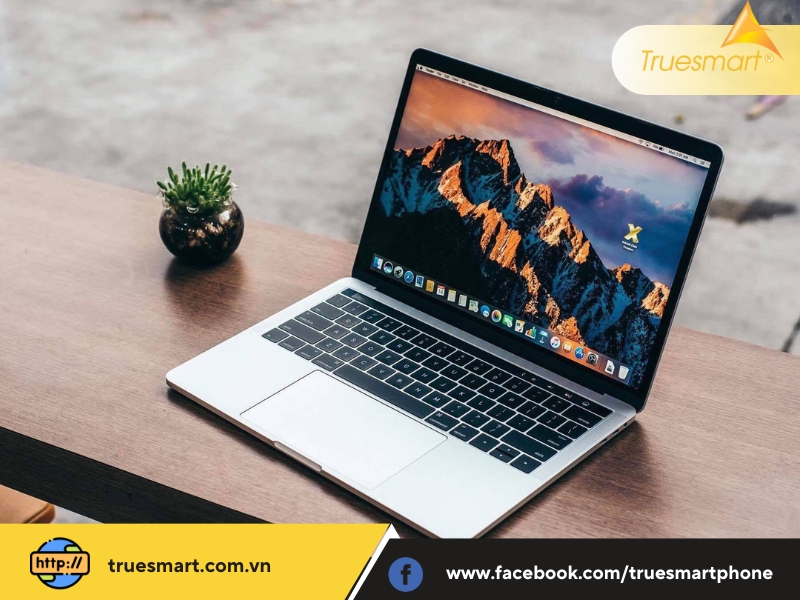 Ưu đãi dành cho khách hàng khi mua MacBook Pro Touch Bar 15 inch 2017 Core i7 tại Truesmart