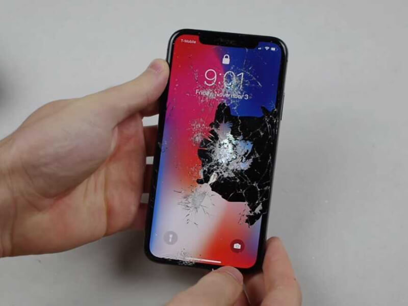 Apple sẽ cho đổi iPhone rơi vỡ lấy máy mới